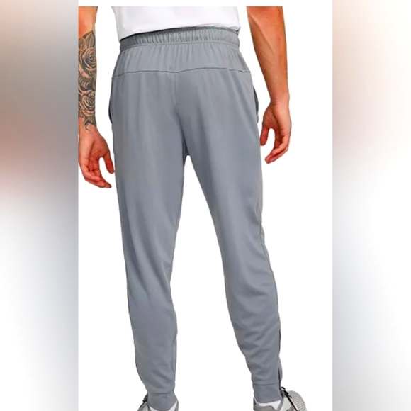 Nike Totality Dri-Fit Tapered Versatile Pants - Picture 4 of 4